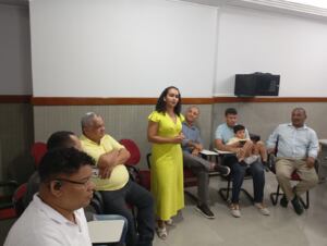 Capitã Estefene do pré Candidata a prefeita pelo PODEMOS: "Inspira Fortes Emoções em Reunião Decisiva com Pré-Candidatos do PDT"